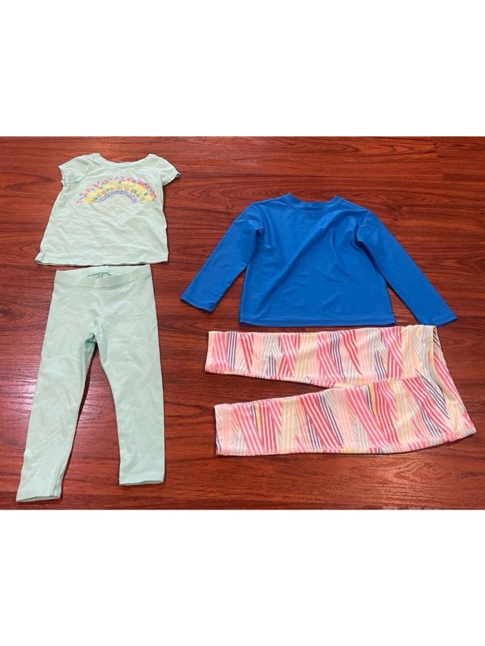 MÚLTIPLES BRANDS LOT OF 2 SHIRTS AND 2 LEGGINGS T2